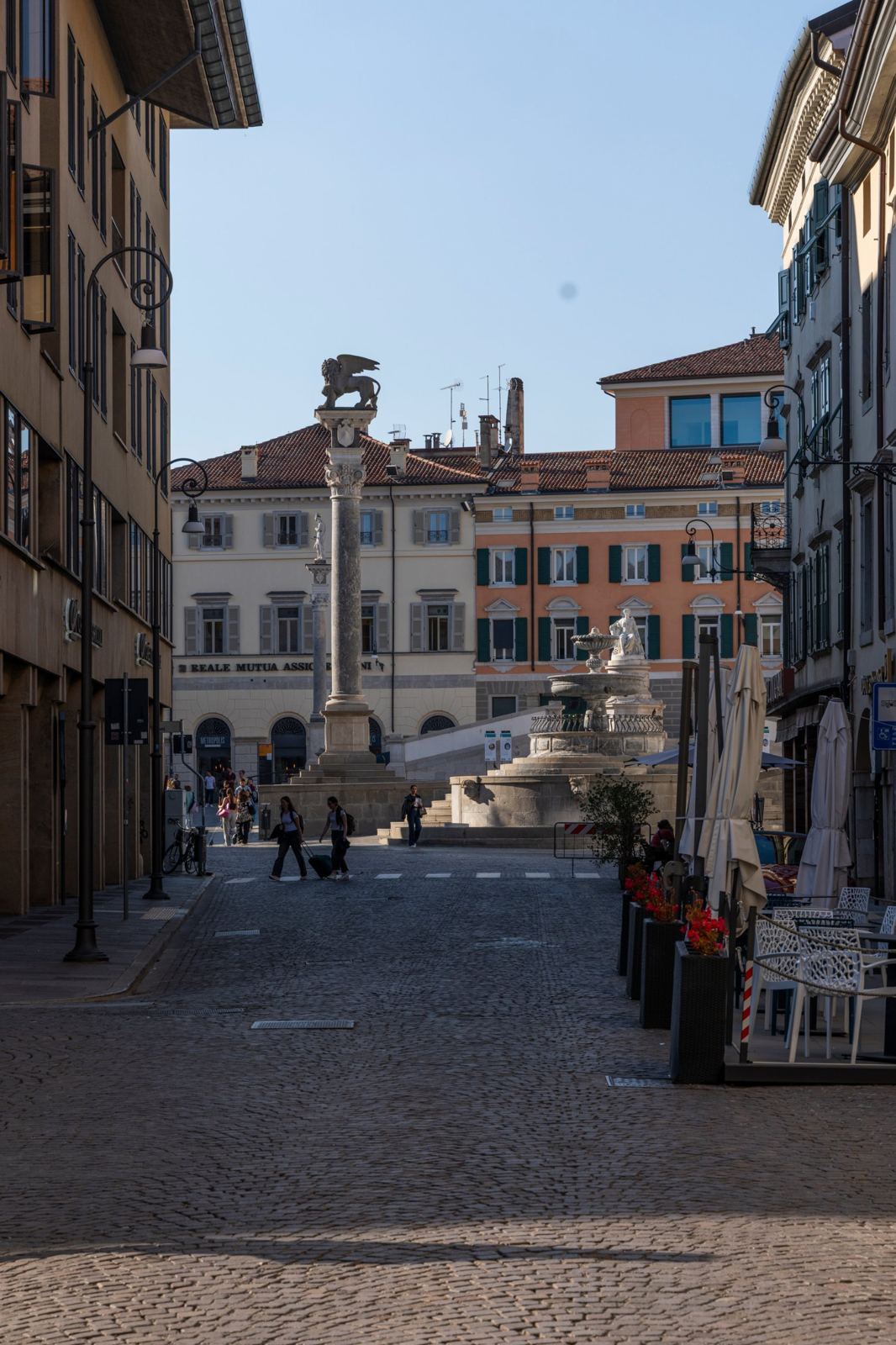 Piazza Libertà in fondo alla via